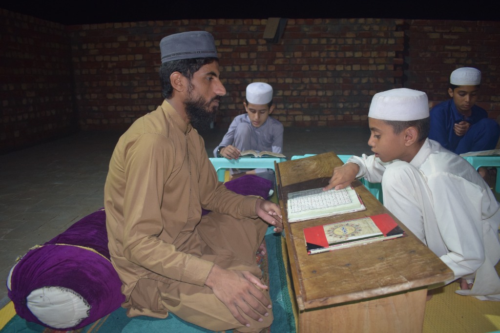 Hifz Memorization Session - Al Tanzeel Quran Academy Student